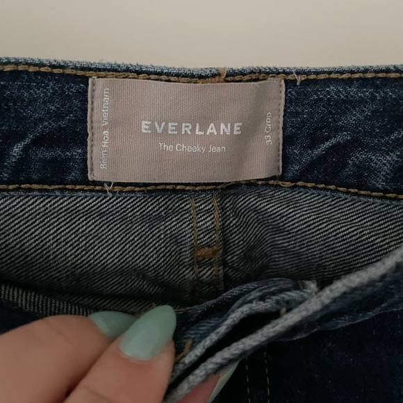 Everlane cheeky cropped (ripped knee) denim (button-up) - Picture 7 of 8